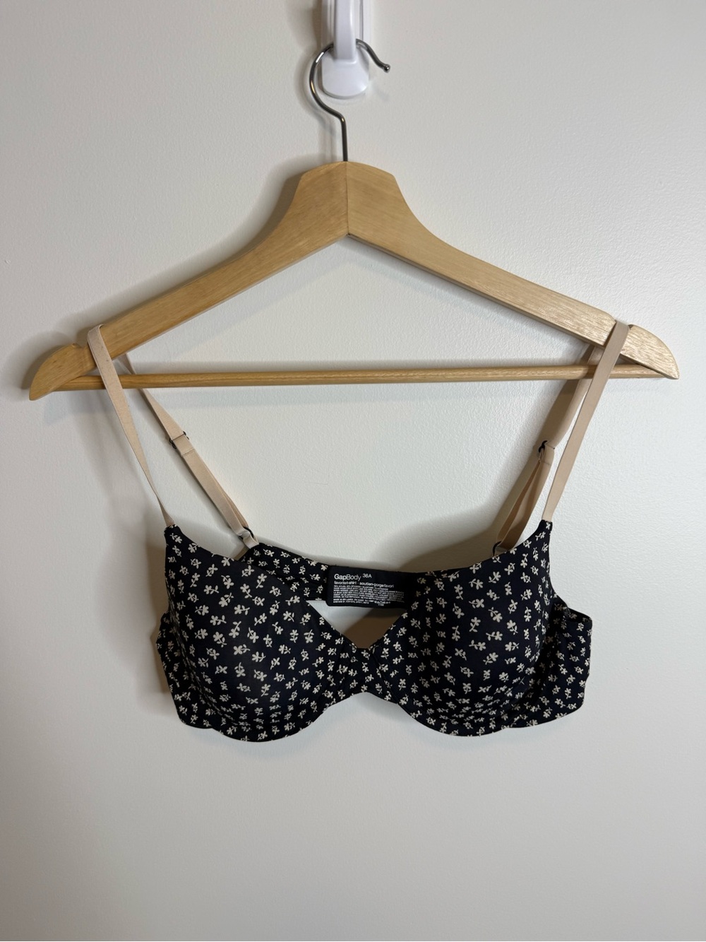 Gap Body Favorite T-Shirt Bra size 36a black